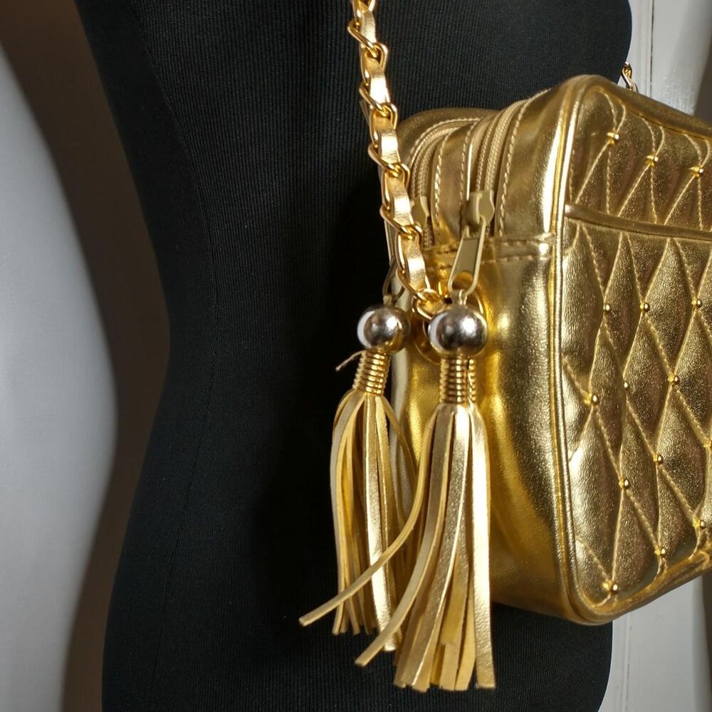 Gold Metallic quilted 90s purse by Chateau - Picture 2 of 4